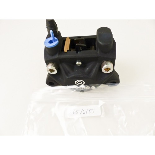 pinza de freno trasera moto brembo 20516151 p32f axial negra 84 mm