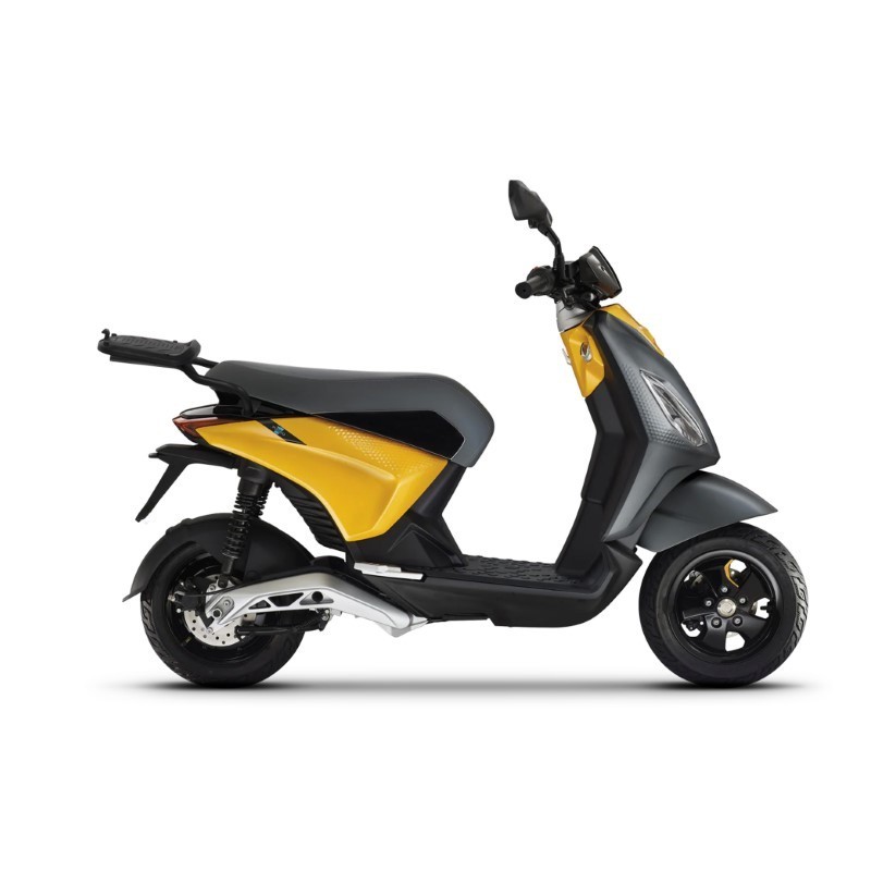 fijacion shad para maleta superior moto piaggio one electrica v0nl52st